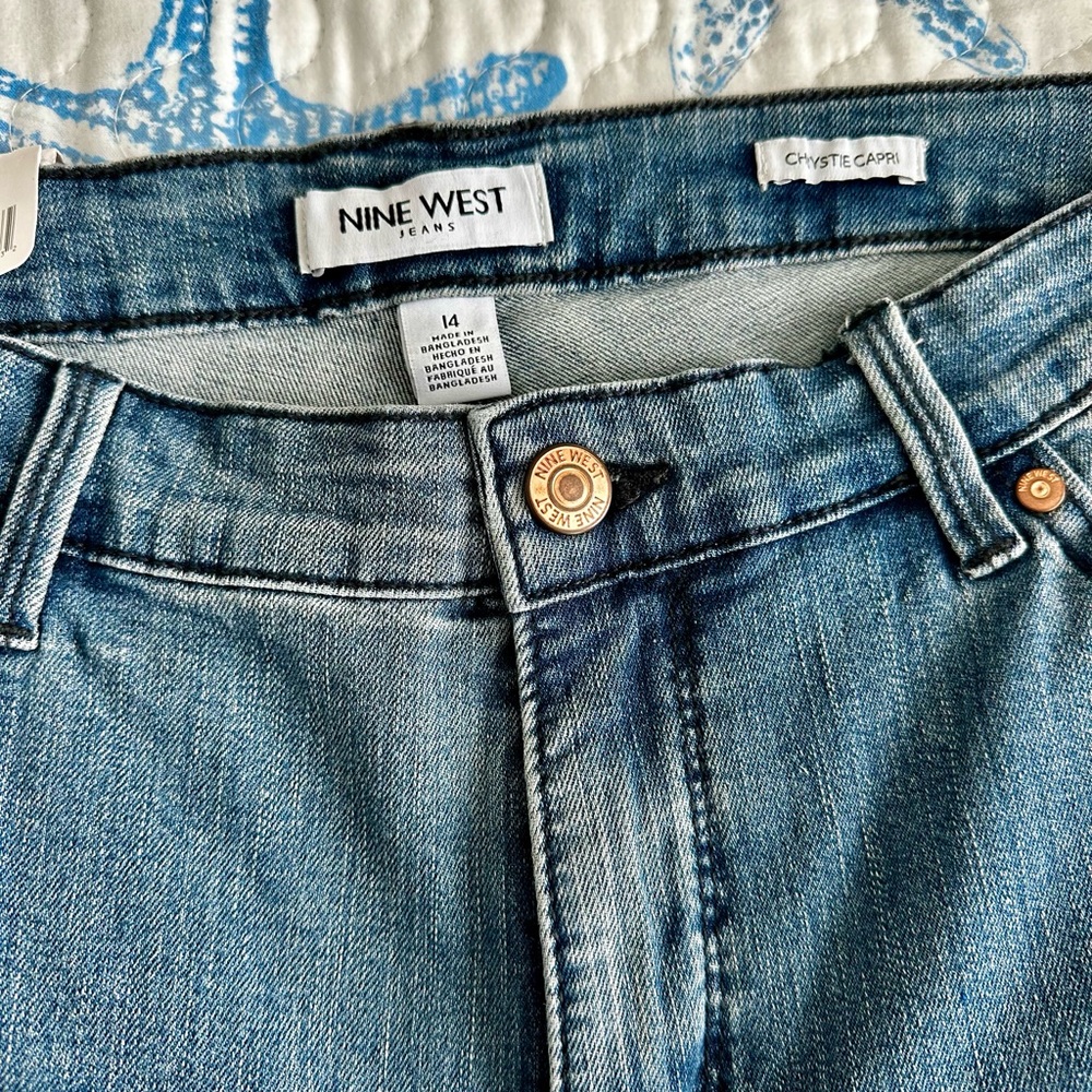 Nine West Women's Straight-Leg Jean Capris - Picture 3 of 5